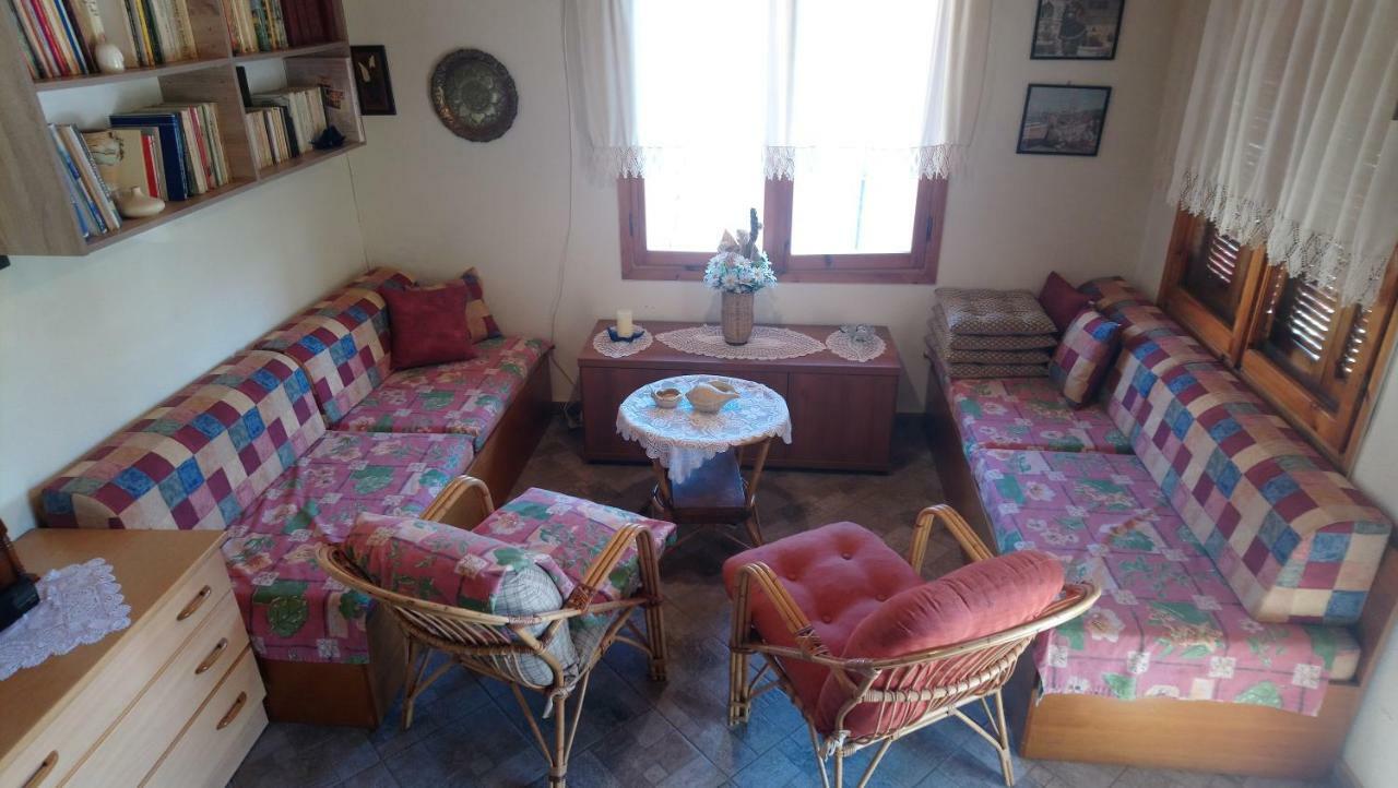 Α lovely home for a summer vacation Ασπροβάλτα Εξωτερικό φωτογραφία